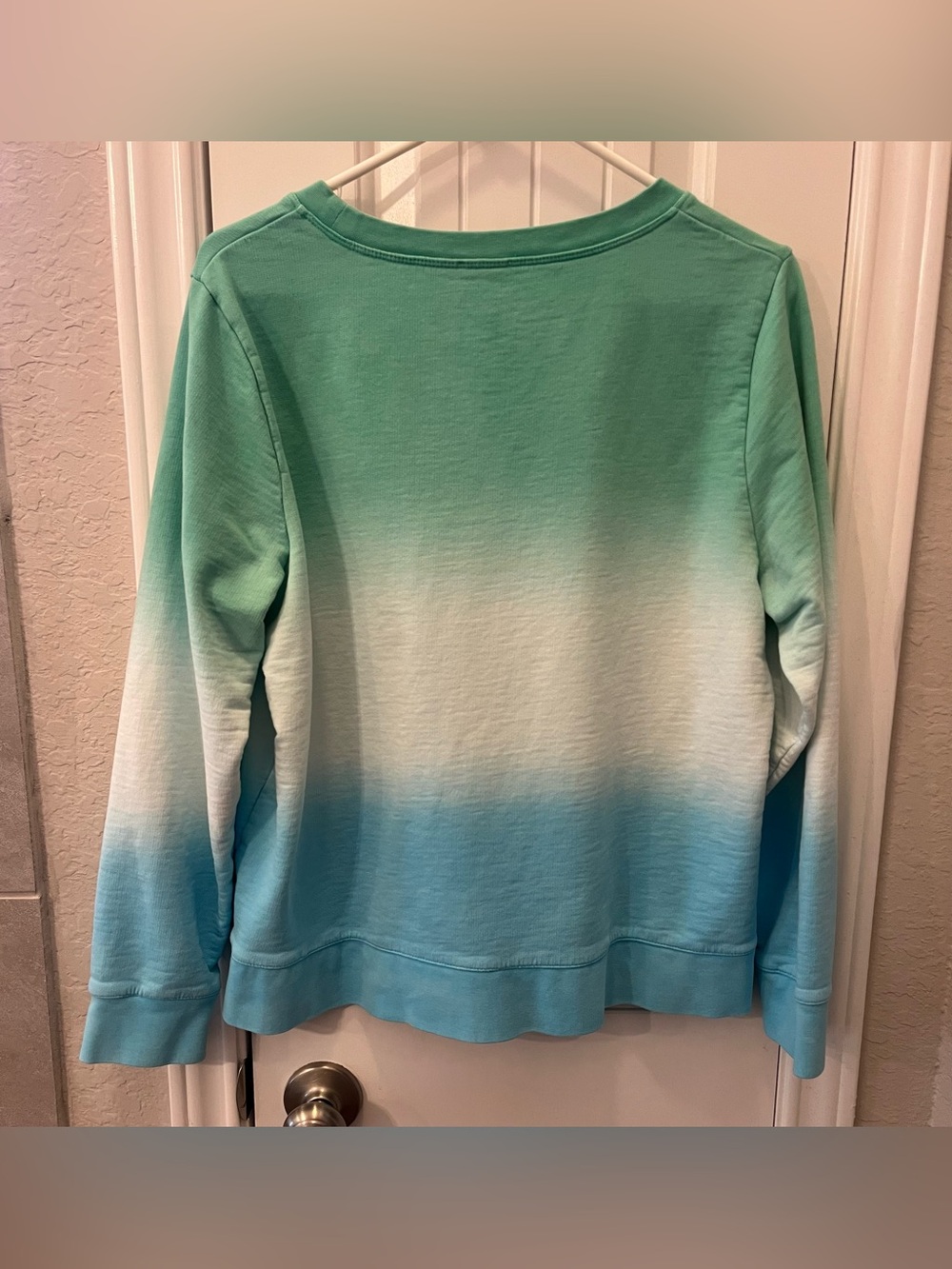 J. Crew Teal to Sky Blue Ombre Crewneck Sweatshirt Large EUC - Picture 3 of 4